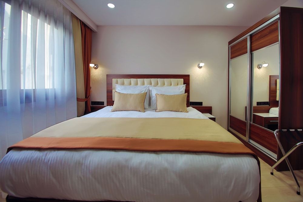 undefined Hotel Paris Prestige 3