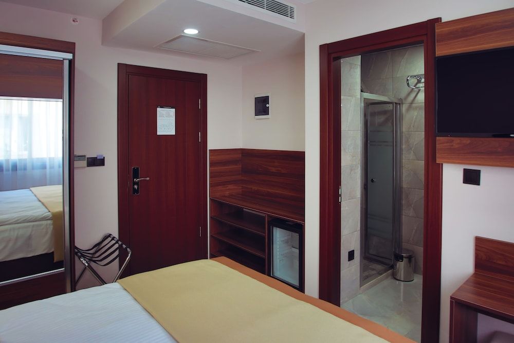 undefined Hotel Paris Prestige 9