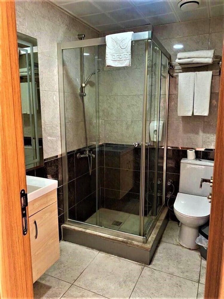 undefined Bornova Otel 9