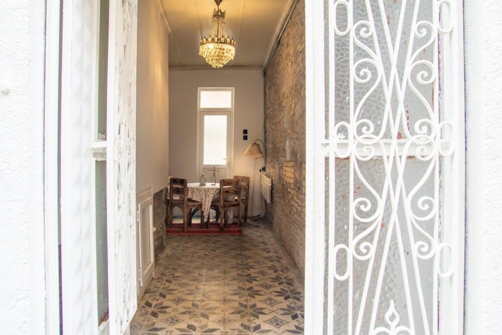 Authentic House Near Popular Attractions in Izmir Apartment 24