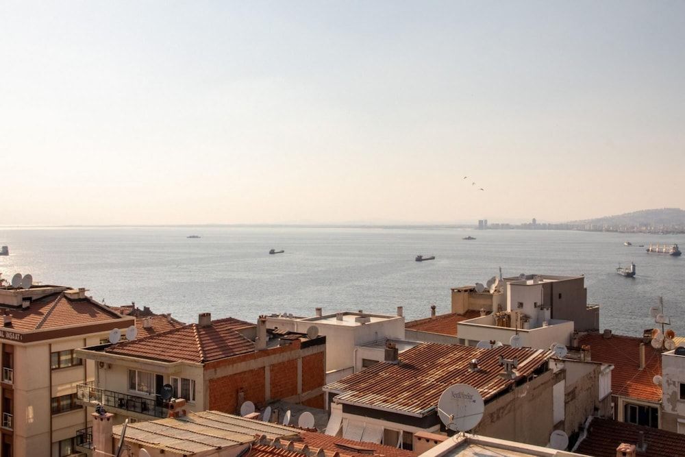 Flat With Great View and Central Location in Konak Apartment 22
