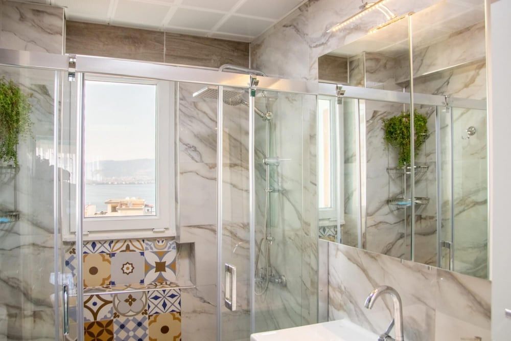 Flat With Great View and Central Location in Konak Apartment 21