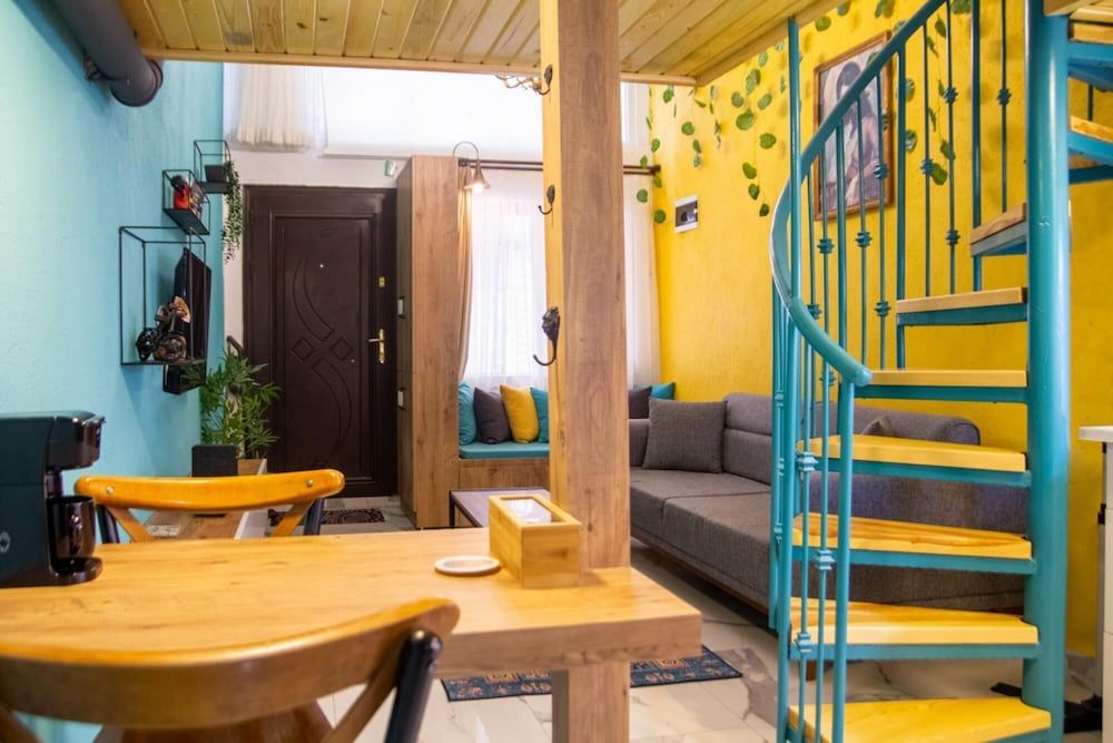 undefined Central and Colorful Studio Flat in Alsancak 2