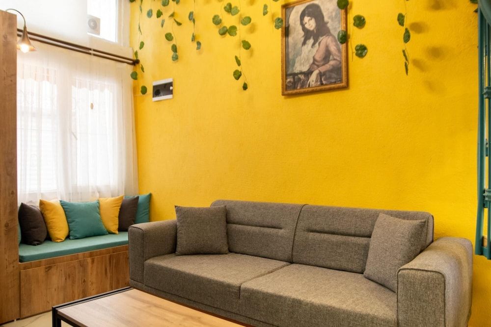 undefined Central and Colorful Studio Flat in Alsancak 4