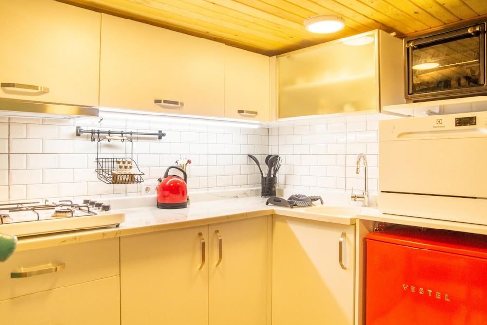 undefined Central and Colorful Studio Flat in Alsancak 8