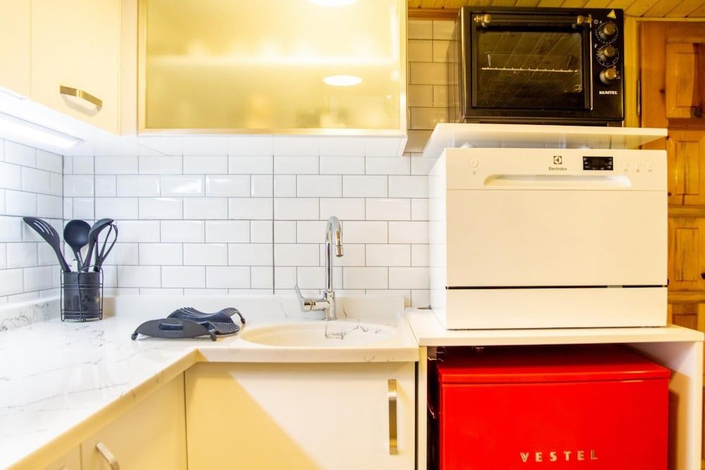 undefined Central and Colorful Studio Flat in Alsancak 9