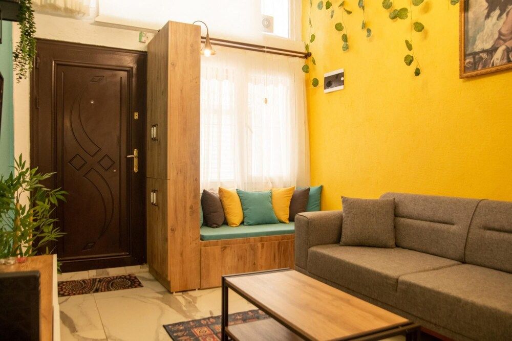 undefined Central and Colorful Studio Flat in Alsancak 3