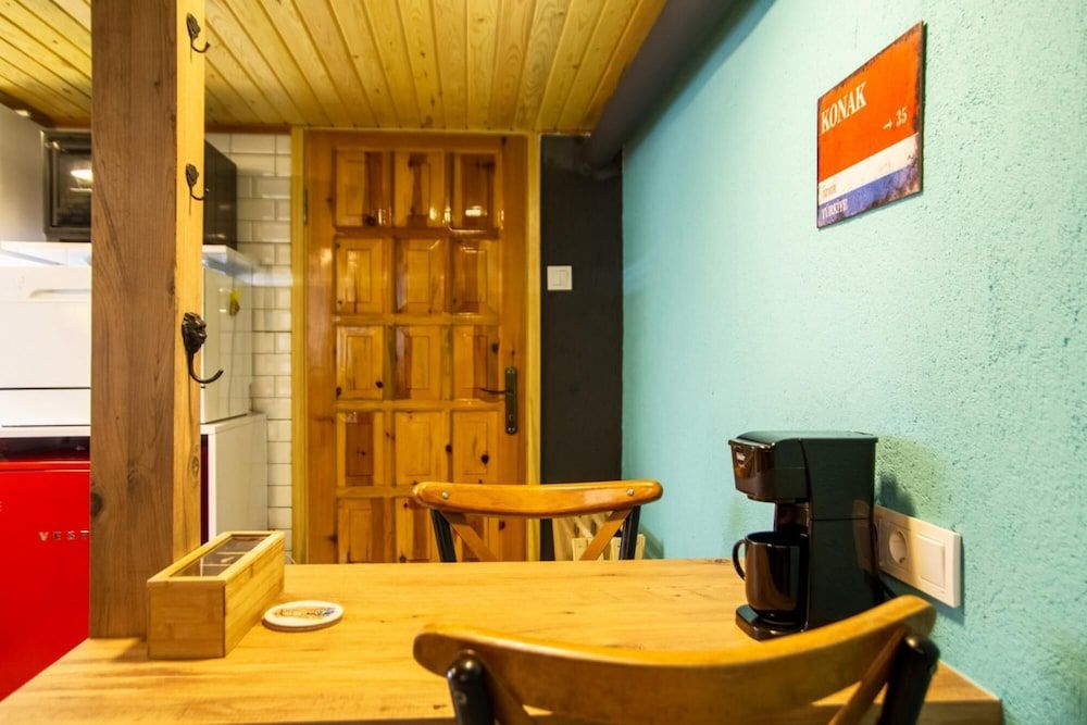 undefined Central and Colorful Studio Flat in Alsancak 7