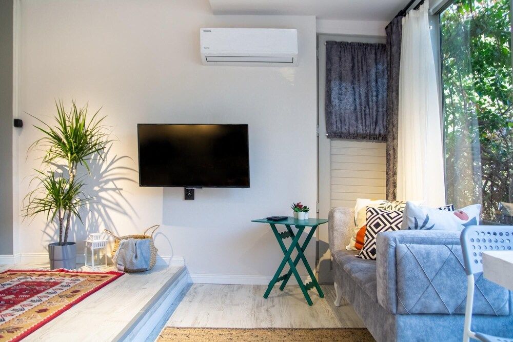 Invigorating Studio Flat Near Kordon in Alsancak Apartment 7