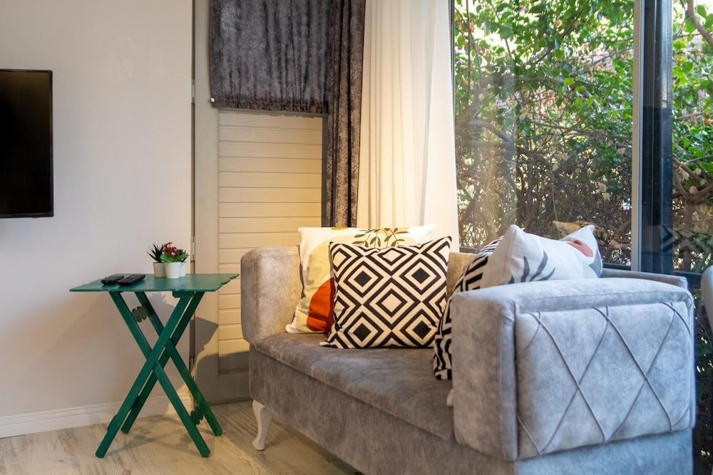 Invigorating Studio Flat Near Kordon in Alsancak Apartment 6