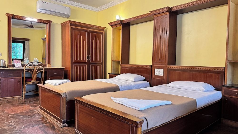 Sea Breeze Beach Resort Superior Double or Twin Room, Balcony, Garden View 2