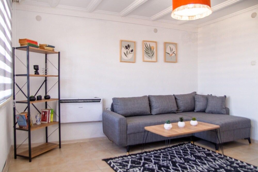 undefined Lovely House With Sea View and Backyard 5