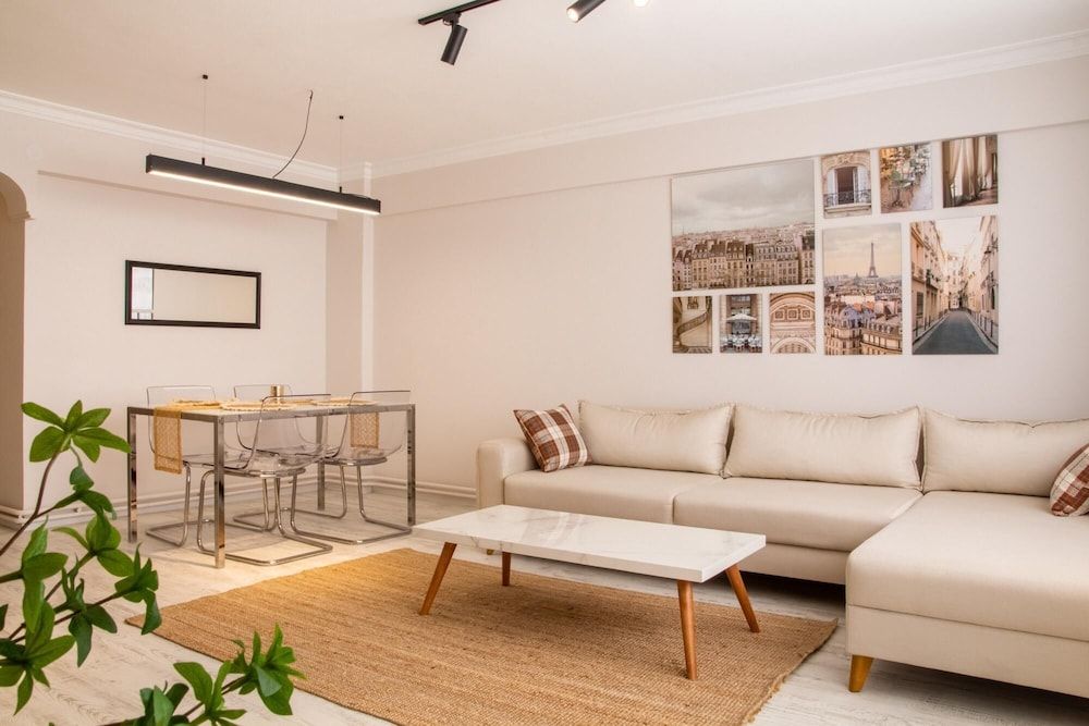 Gorgeous Flat With Balcony in Izmir Konak Apartment