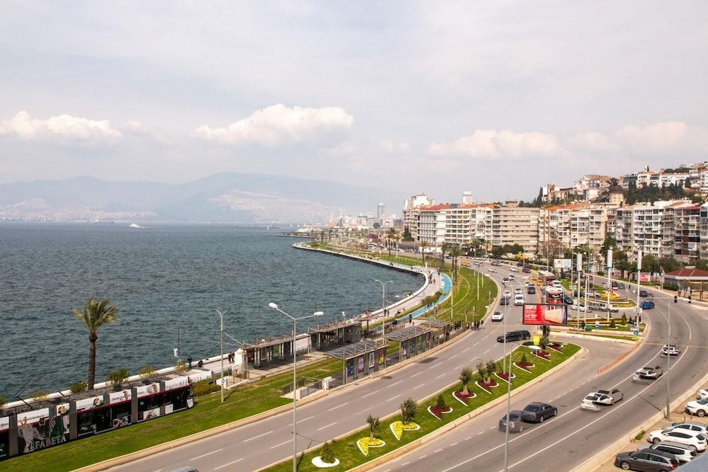 undefined Furnished Stylish Sea View Flat in Izmir Konak 2