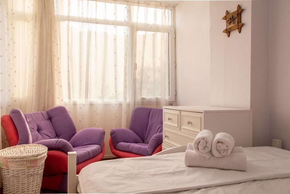 undefined Flat With Large Balcony in Izmir 8