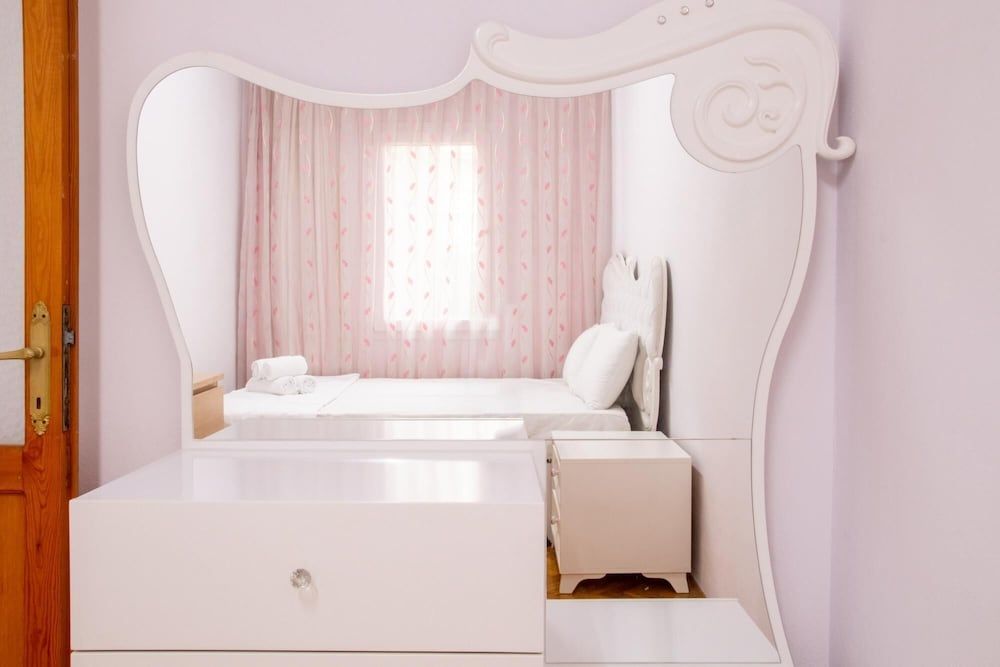 undefined Flat With Large Balcony in Izmir 6