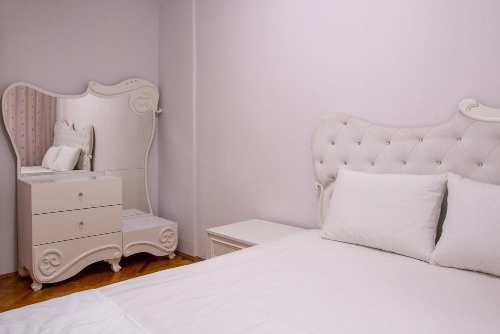 undefined Flat With Large Balcony in Izmir 5