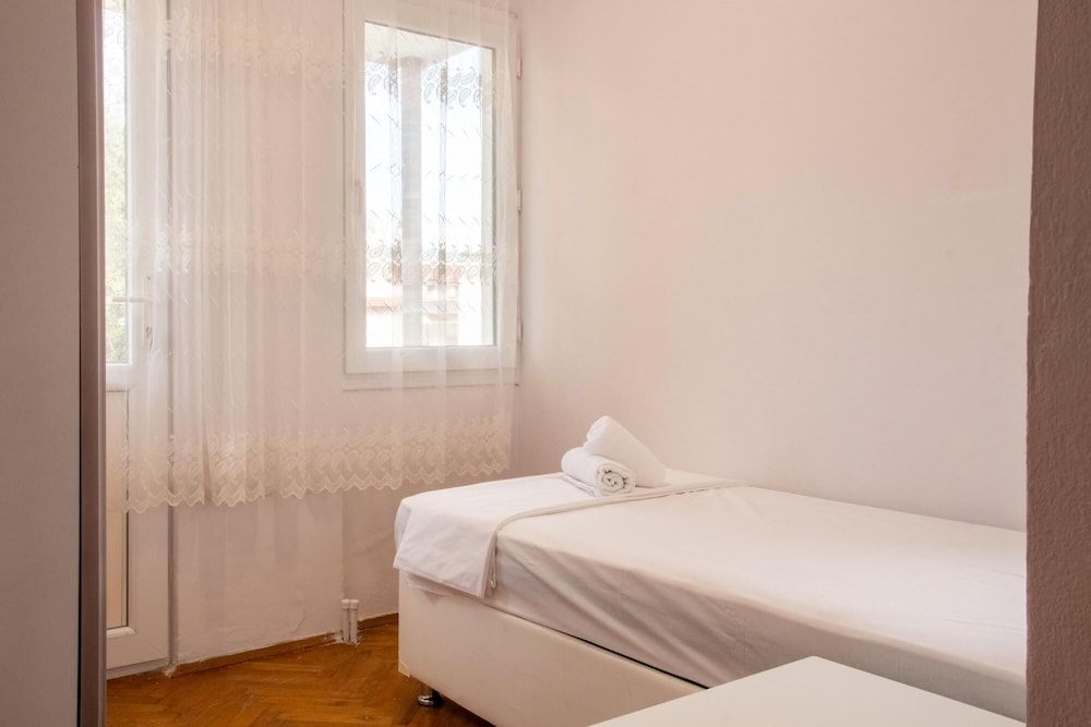 undefined Flat With Large Balcony in Izmir 10