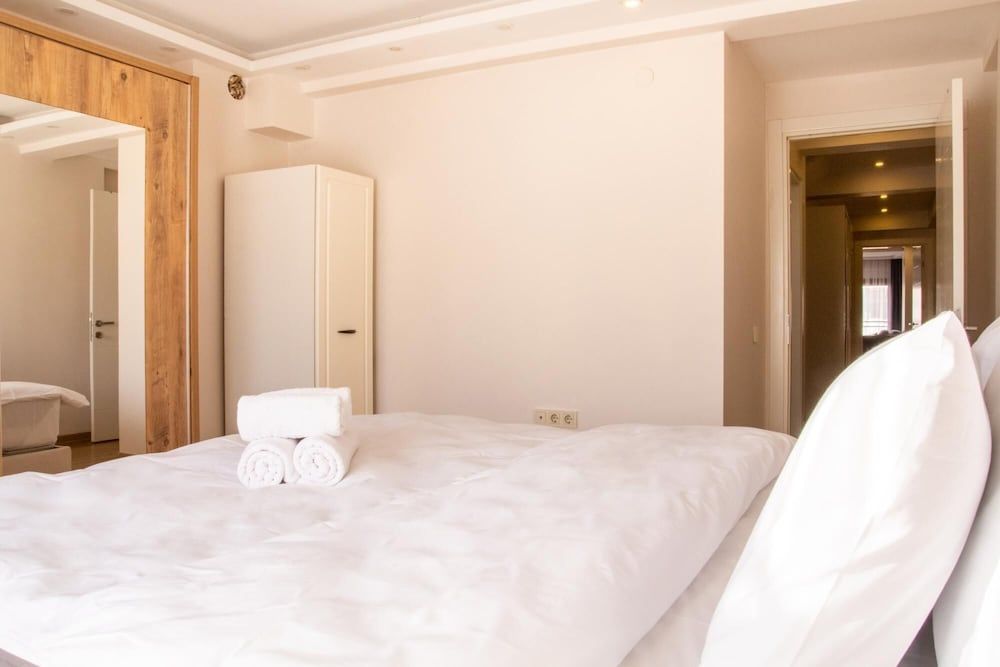 undefined Magnificent Flat With Jacuzzi in Karsiyaka 8