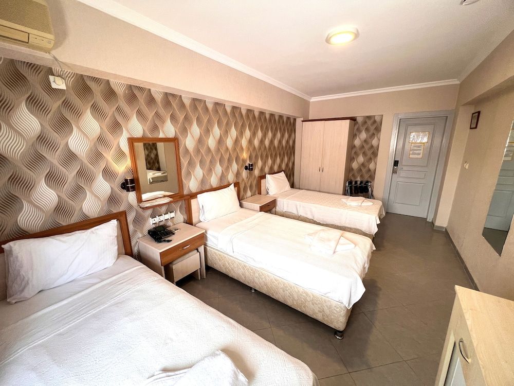 City Triple Room
