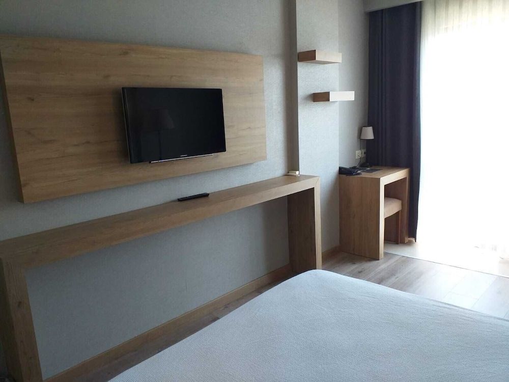 Single Room, Lake View