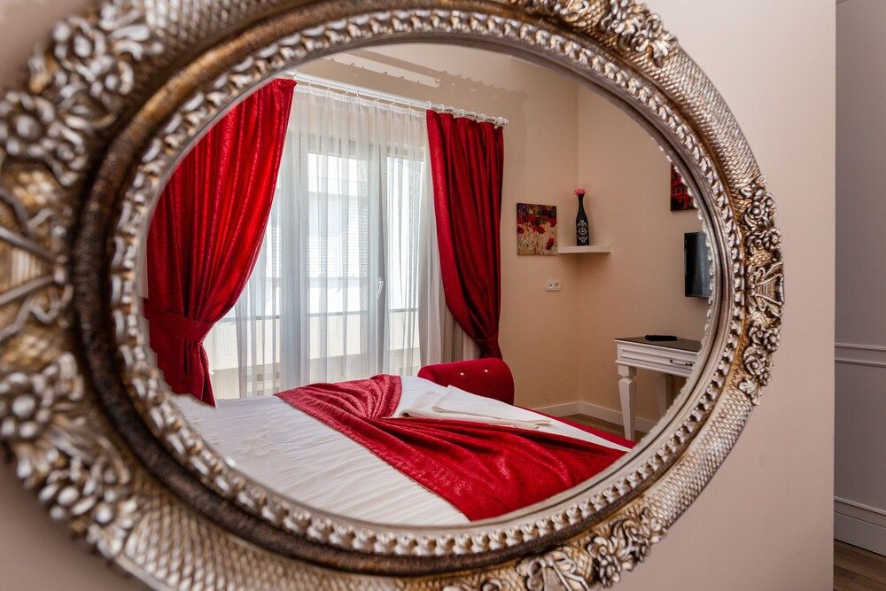 Mic Royal Hotel Standard Room 4