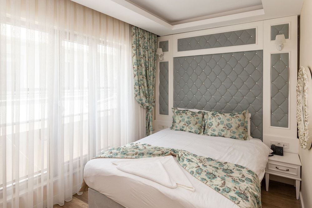 Mic Royal Hotel Standard Room 5