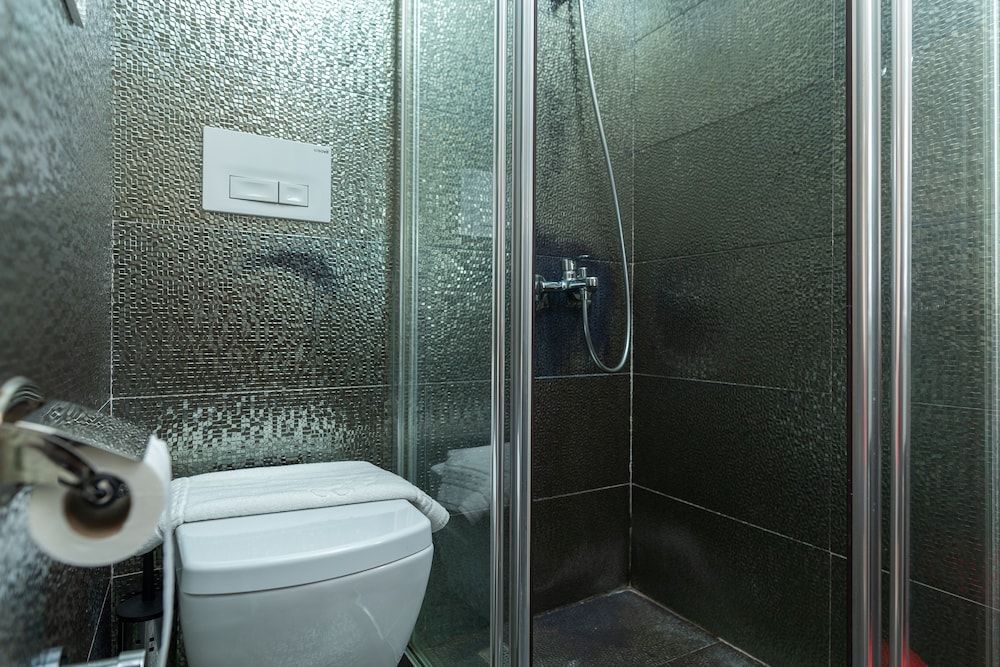 Mic Royal Hotel Standard Room 7