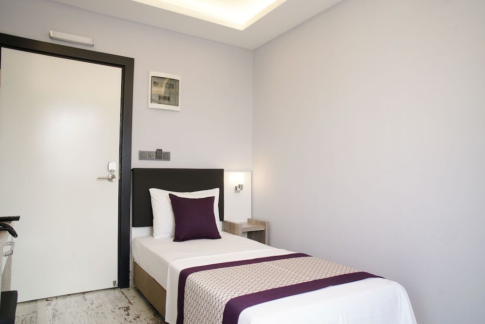 Af-Ra Hotel Economy Room