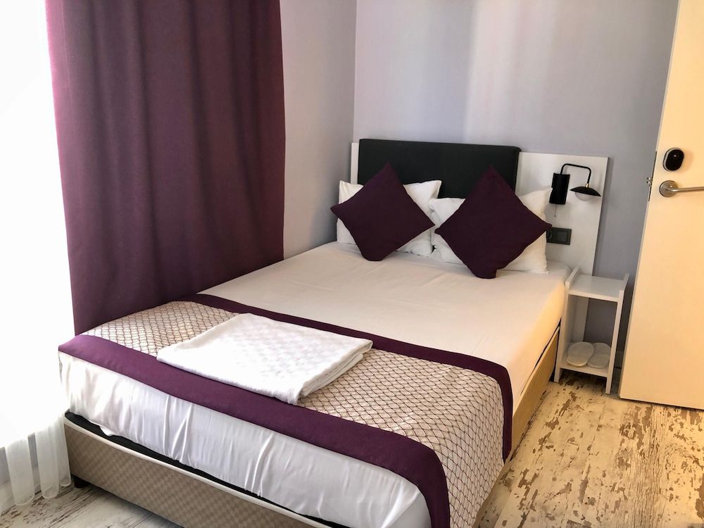 Af-Ra Hotel Economy Room 6