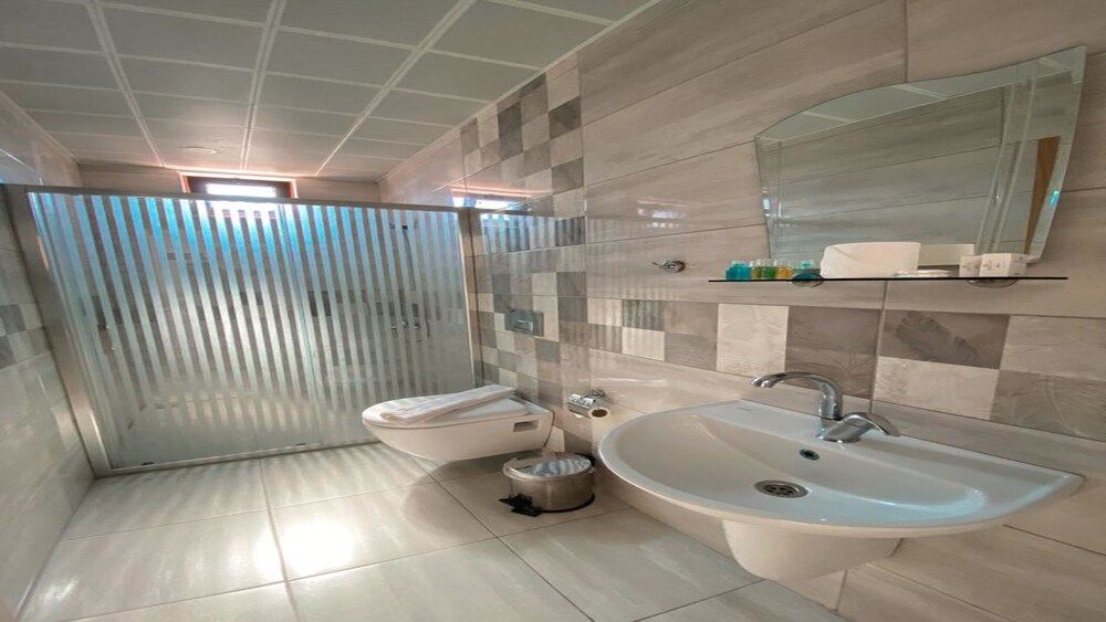 Zeynel Hotel Standard Triple Room 5