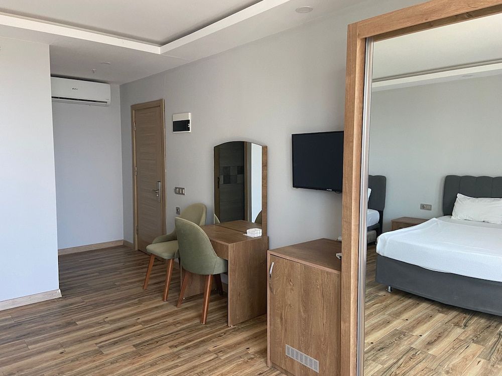 Zeynel Hotel Standard Triple Room 7