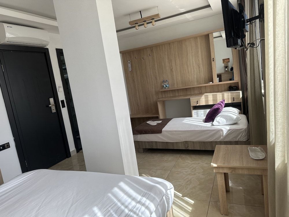 undefined Beyond Otel 10