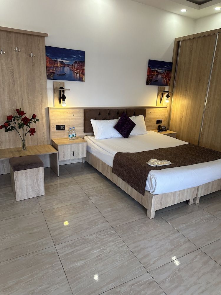 undefined Beyond Otel 2