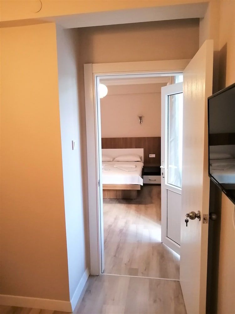 REGA OTEL Family Room, Non Smoking, Park View 10