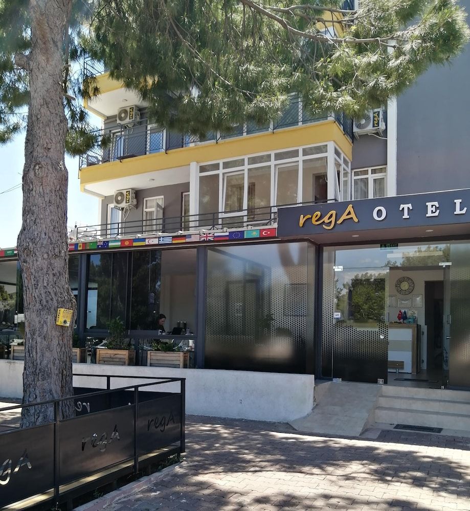 undefined REGA OTEL 8