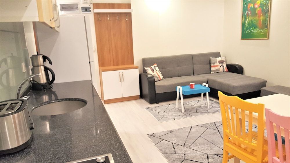 undefined Mango Suite Apartment 9