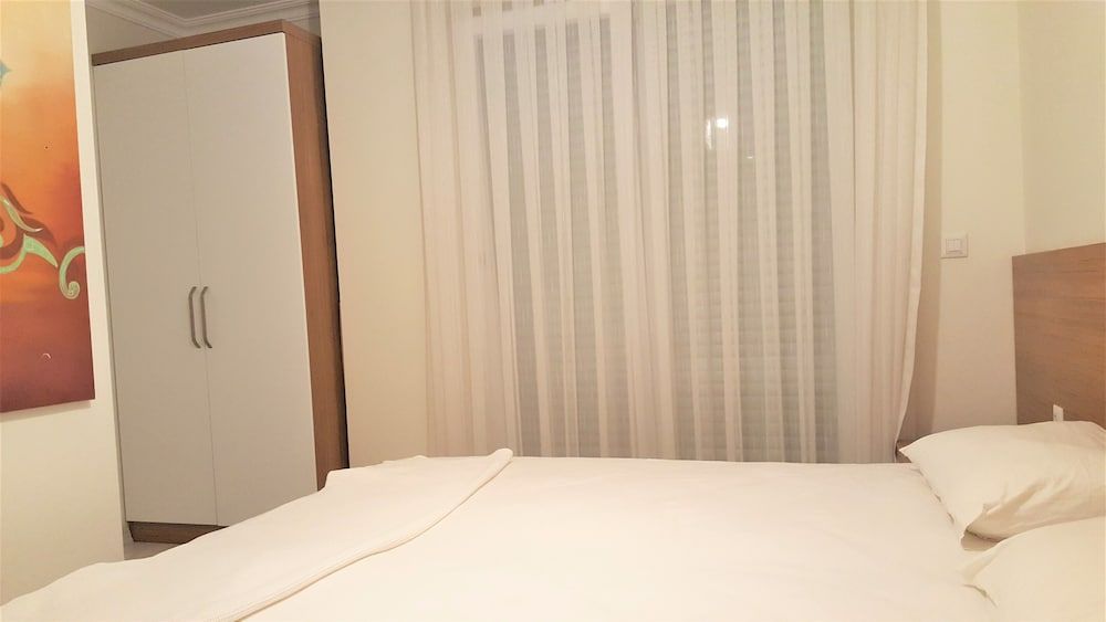 undefined Mango Suite Apartment 7