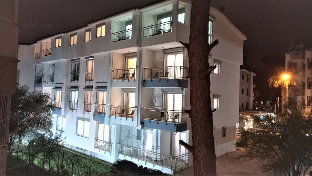 undefined Mango Suite Apartment 4