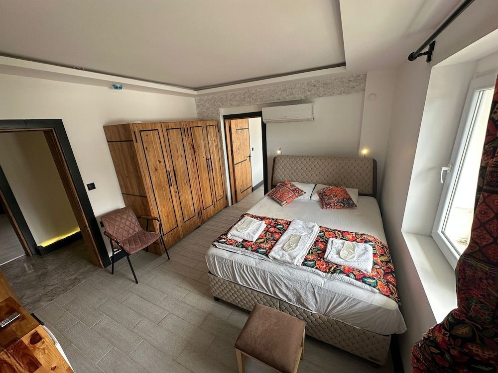 undefined White country boutique hotel 7