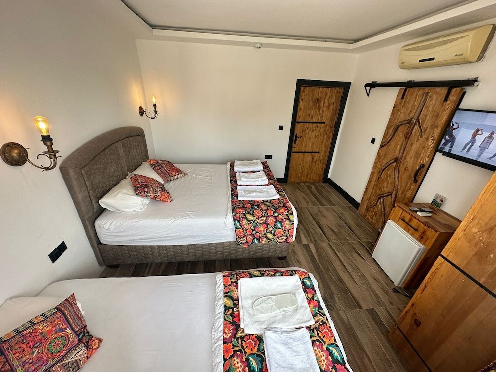 undefined White country boutique hotel 5