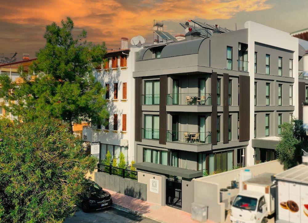 undefined Vesta Rooms 5