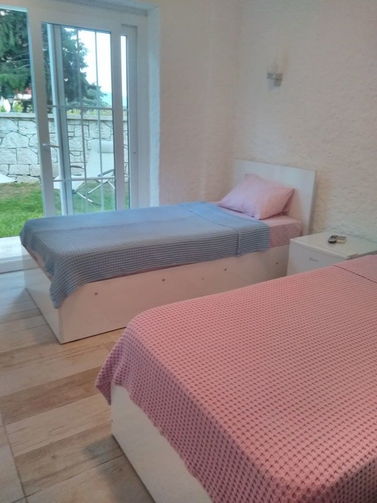 Chakra Boutique Hotel Twin Room, Multiple Beds, Accessible, Garden View 2