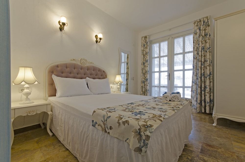 Alacati Roka Tas Otel Deluxe Room 5