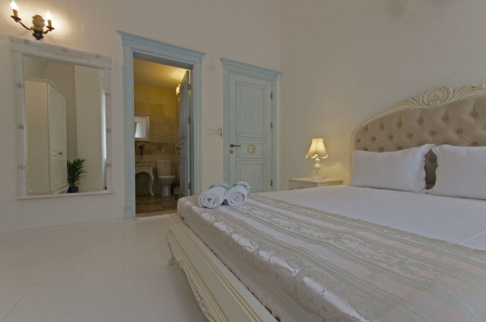 Alacati Roka Tas Otel Deluxe Room 8