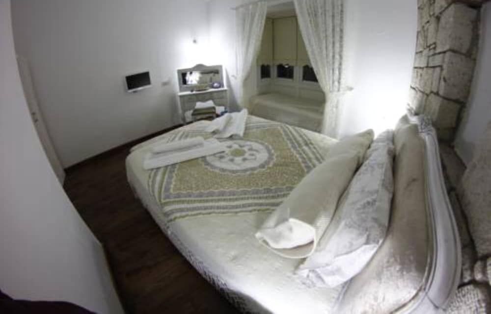 King Hotel Alacati Standard Double Room 2