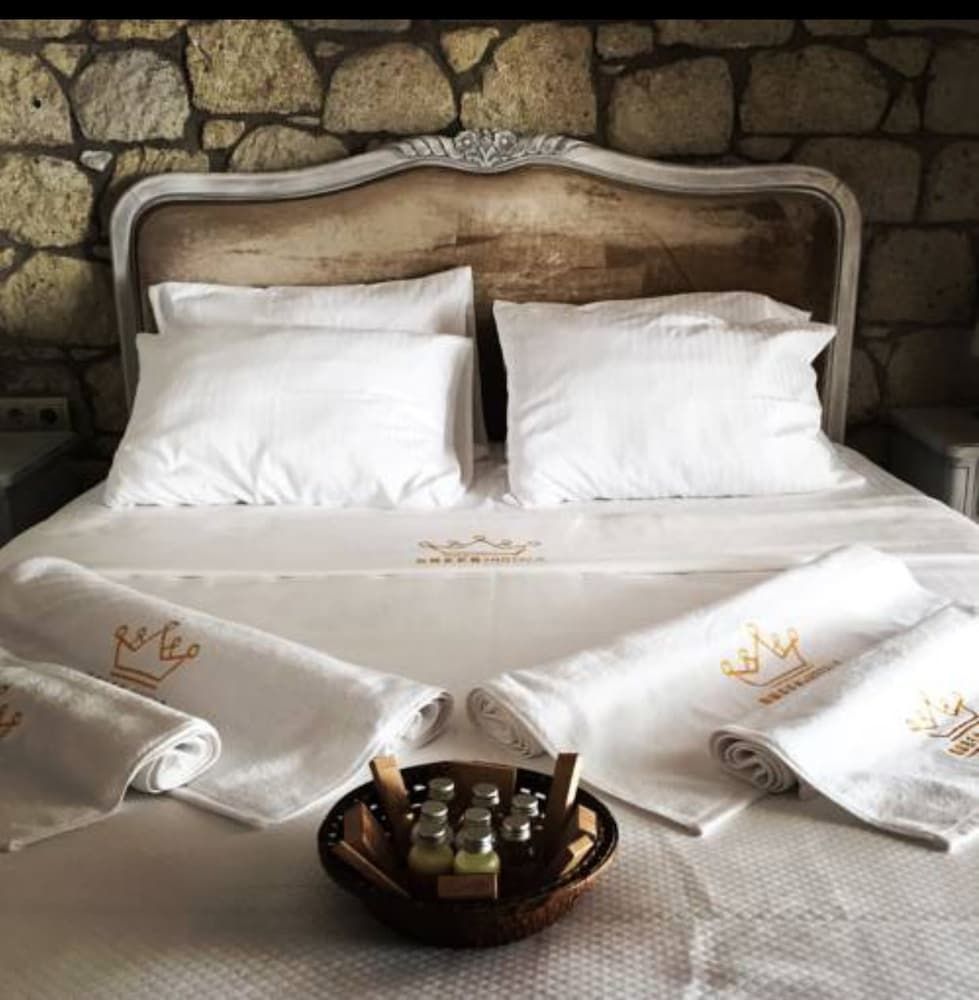 King Hotel Alacati Deluxe Triple Room (Bay Window) 4