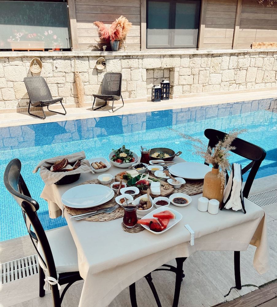 undefined Ivy House Loca 7