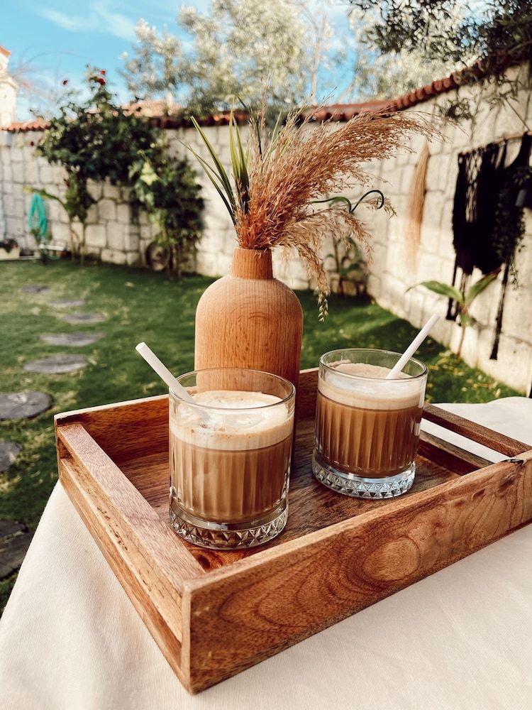 undefined Ivy House Loca 6