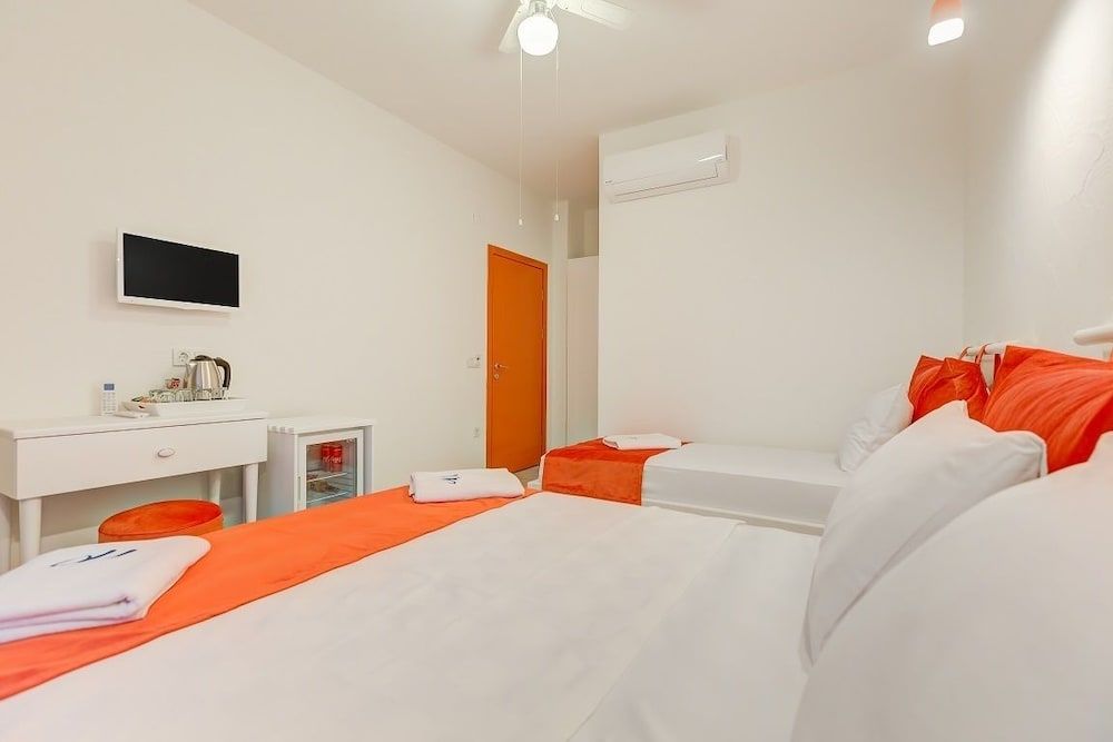 Villa Peri Alacati Standard Triple Room 3